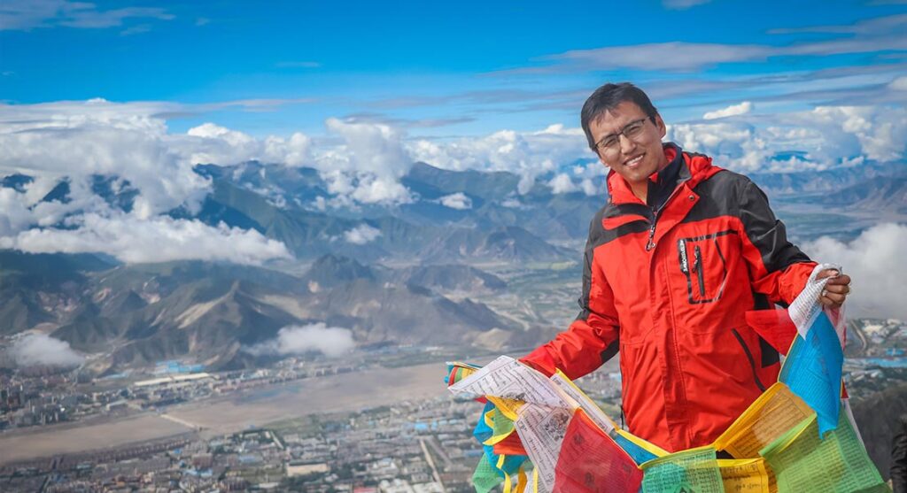 Tenzin Woaber on the top of Gephel Utse